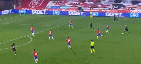 体育博弈策略：解析“中超联赛”中的关系球与人情球对盘口分析的干扰。（从博弈论看中超：关系球与人情球如何干扰盘口判断）