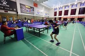 为什么跑垒员回垒要摸垒包边角